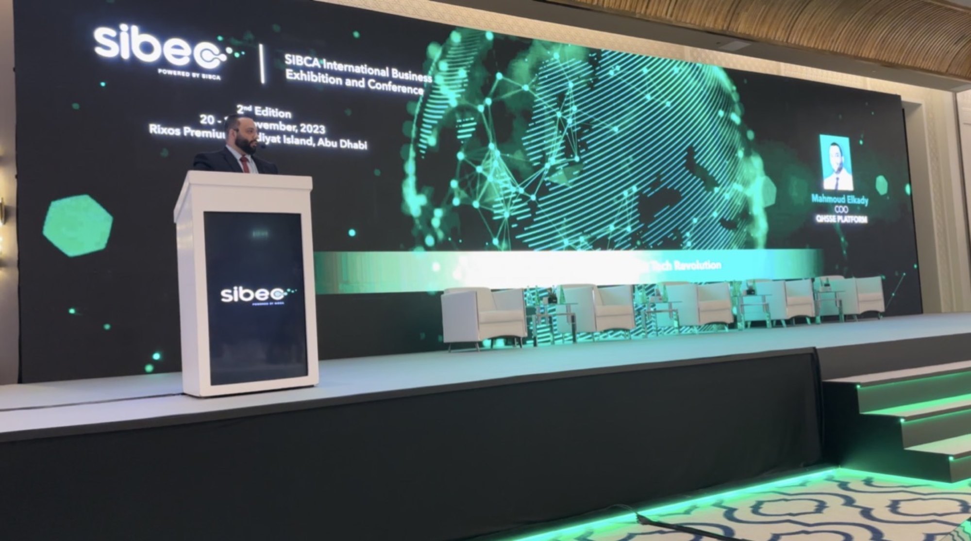 Mahmoud Elkady presenting business technology strategy
